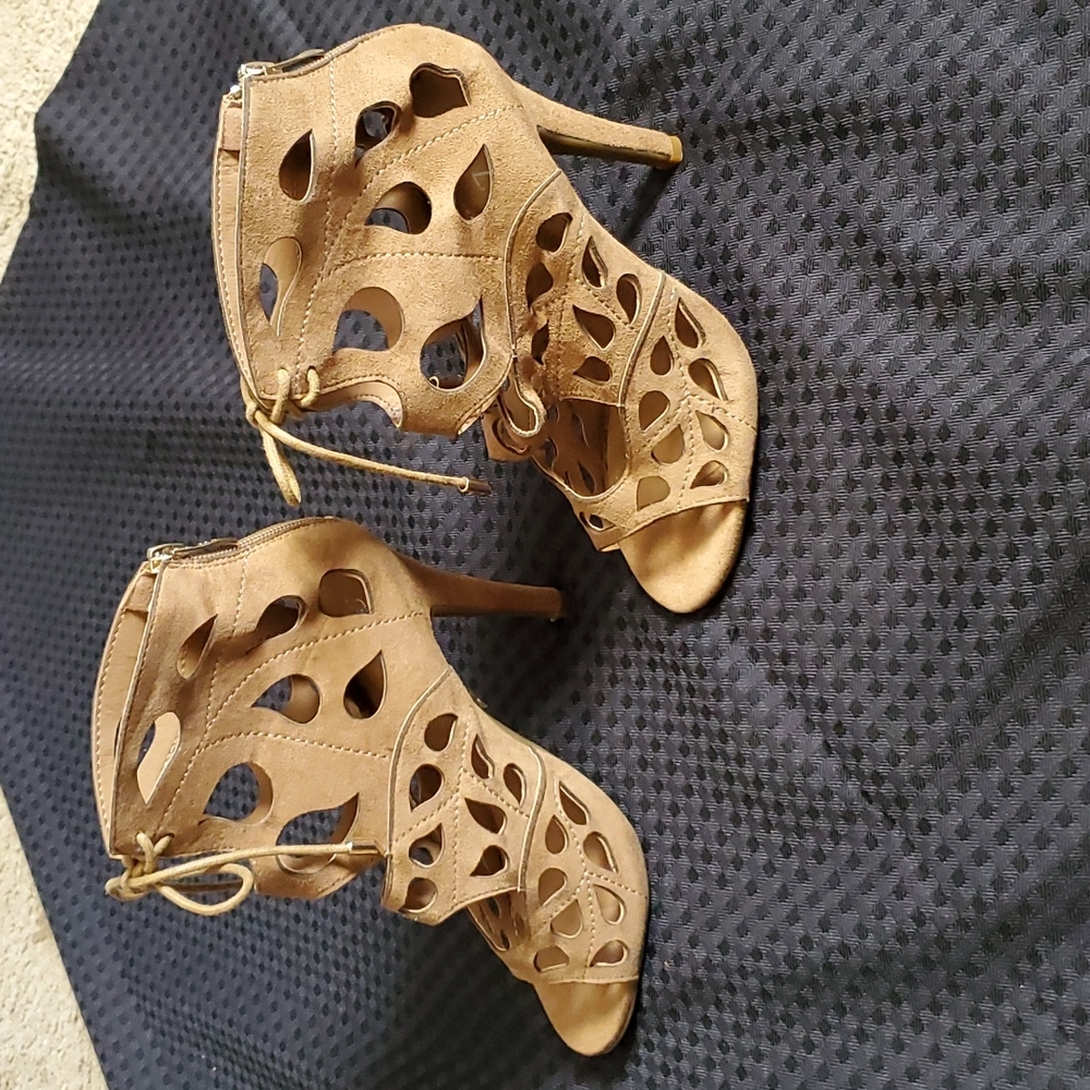 M&L Mangosteen Boho Caged Laser Cutout Lace Up Heel Sandal Booties Tan 6
